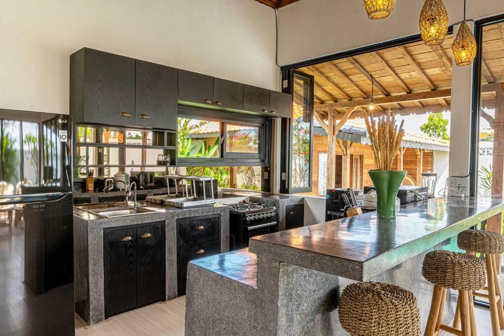 Berawa Canggu Stylish Joglo 3 Bedrooms Private Villa With Private Pool Luaran gambar